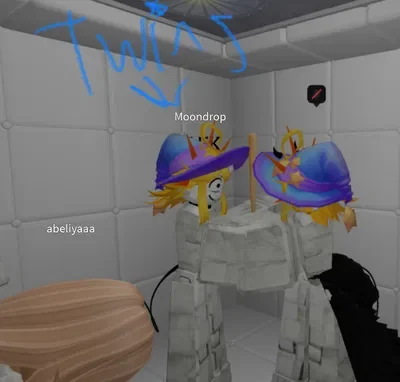12563