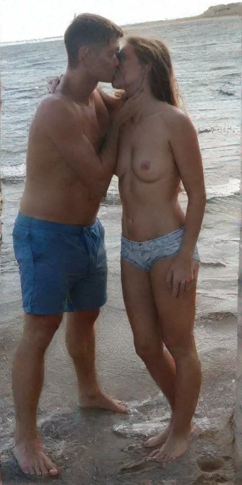aiamazing kissing awesome portrait 2