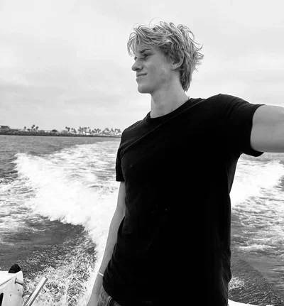 02- AJ Lynch