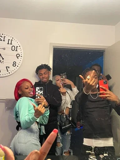 Hood friends