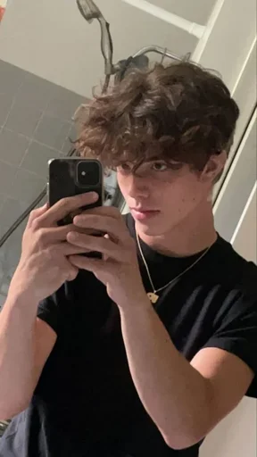 A boy on your ig dms