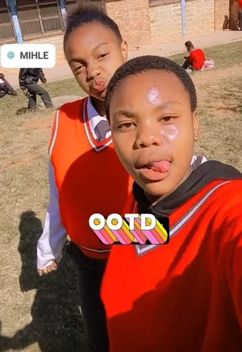 Akhona