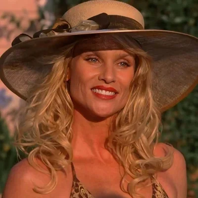 DH - Edie Britt