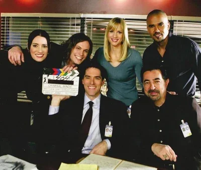 01 CM Cast