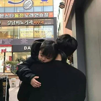 Boy with little sist