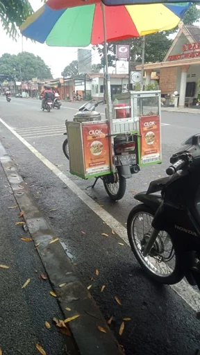 Tukang cilok
