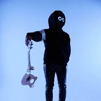 BoyWithUke