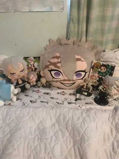 MY OLDER SISTER'S ROOM