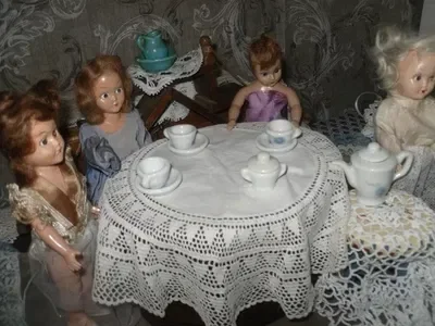 Nostalgic tea party with childhood dolls!