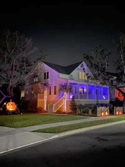 Sneaking out for Halloween || Family #15