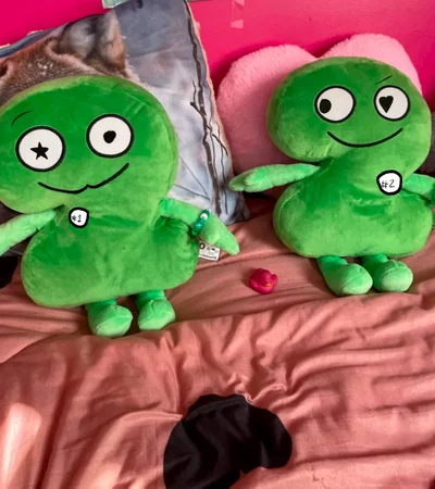 TWO PLSUHES ARRIVEDDDDDHFUFEHUUHFEHUFEDUFHFEHU